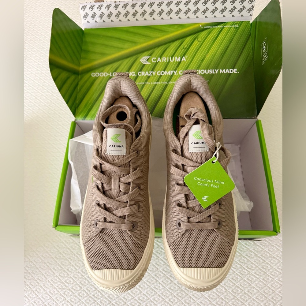 Cariuma Ladies IBI Low Sand Knit Sneaker, 9.5M, NIB
